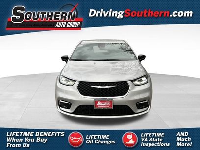 New 2026 Chrysler Pacifica Select