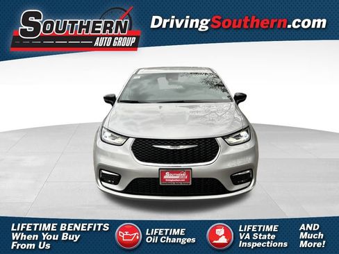 New 2026 Chrysler Pacifica Select image 1