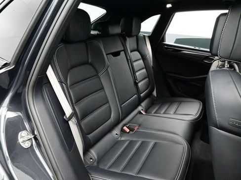 Certified 2025 Porsche Macan Turbo image 17