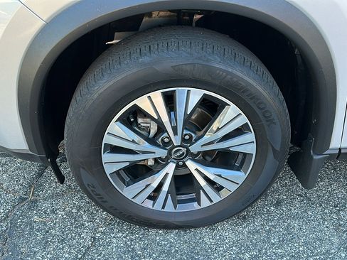 Certified 2022 Nissan Rogue SV image 8