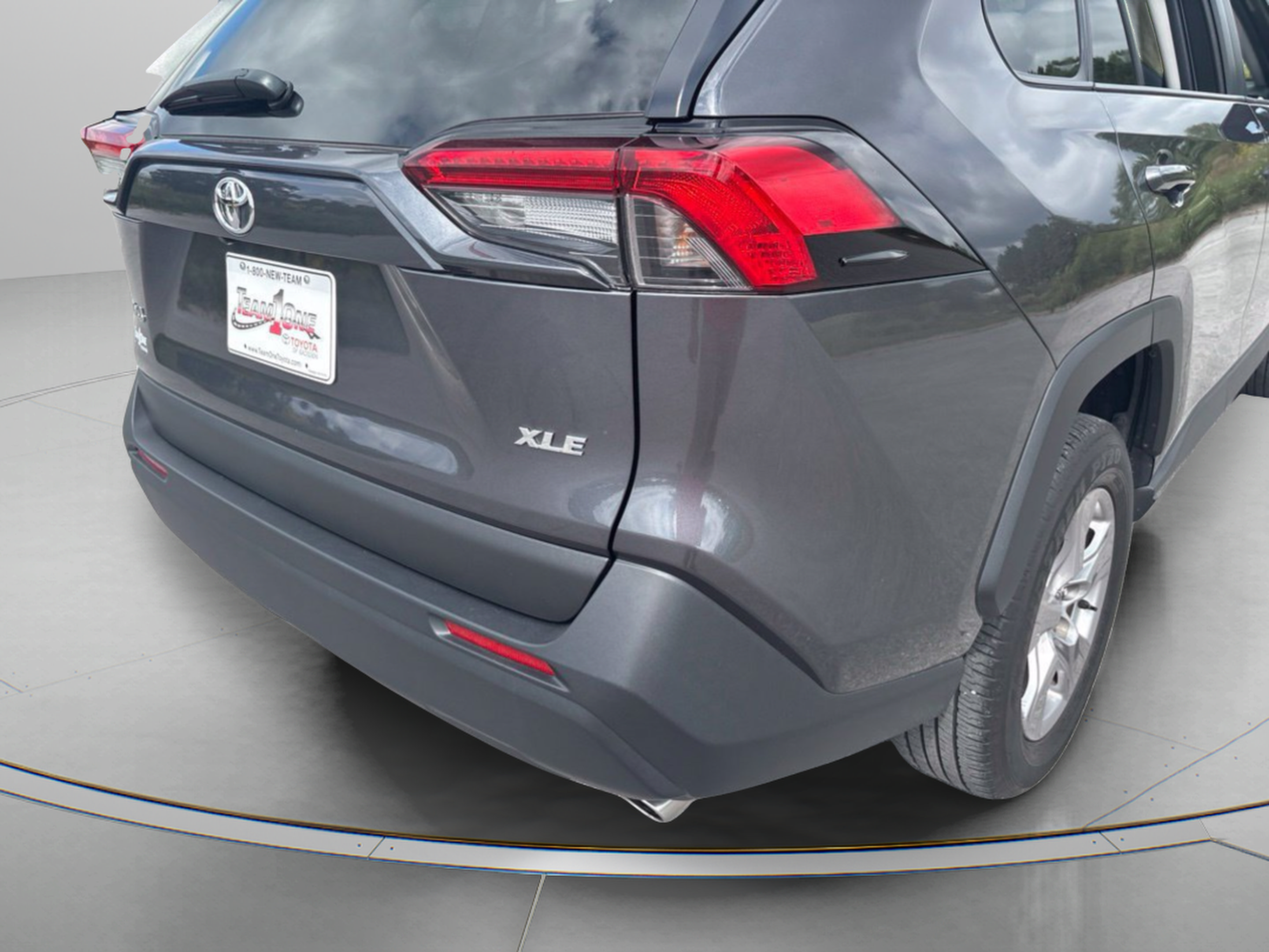 Used 2025 Toyota RAV4 XLE FWD image 11