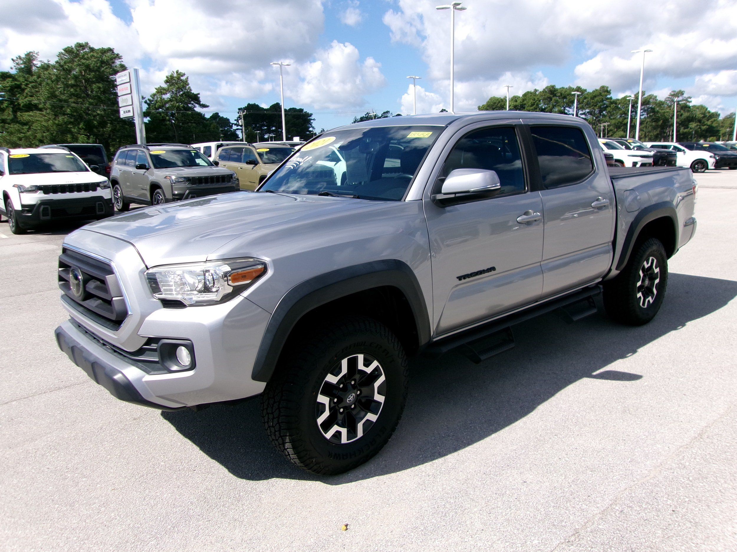 Used 2021 Toyota Tacoma TRD Off-Road w/ Technology Package AWD/4WD image 2