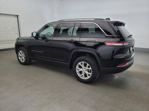 Used 2023 Jeep Grand Cherokee Limited w/ Luxury Tech Group II AWD/4WD image 3