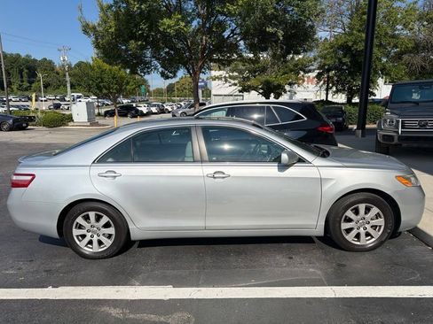 Used 2007 Toyota Camry XLE FWD image 4