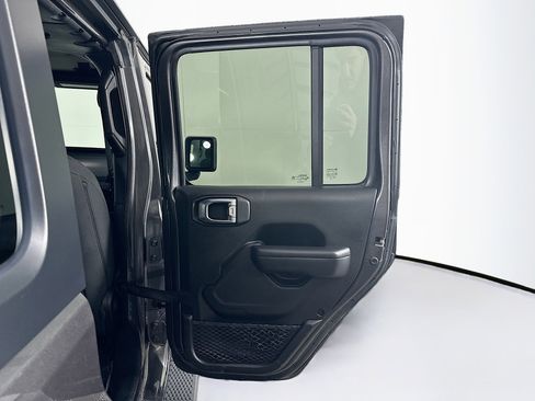 Used 2021 Jeep Wrangler Sport S image 28