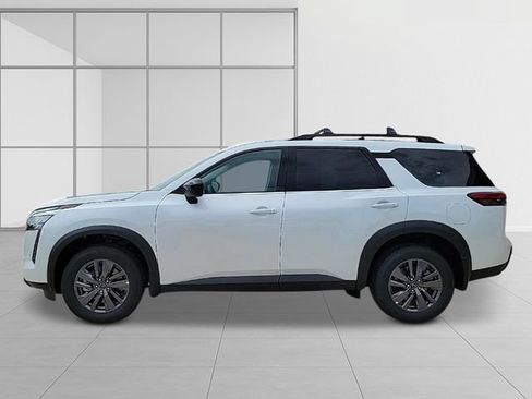 New 2026 Nissan Pathfinder SV w/ SV Premium Package AWD/4WD image 3