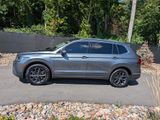 Used 2022 Volkswagen Tiguan SE image 2