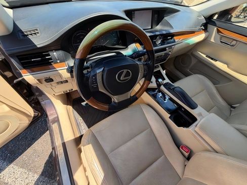 Used 2013 Lexus ES 300h w/ Luxury Pkg FWD image 15