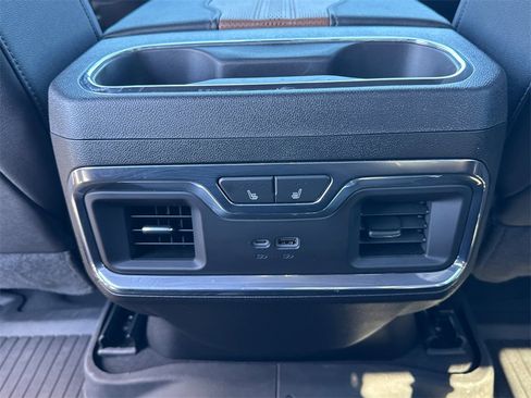 Used 2024 Chevrolet Silverado 2500 High Country w/ High Country Premium Package image 26