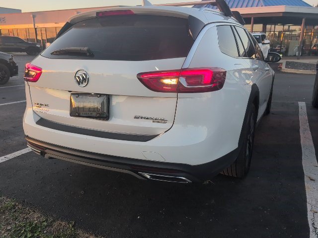 Used 2019 Buick Regal Preferred w/ Sights and Sounds Package AWD/4WD image 7