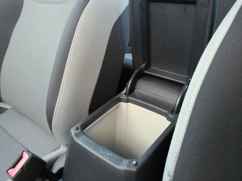 Used 2022 Volkswagen Taos S image 45