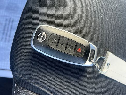 Used 2024 Nissan Pathfinder SV image 28