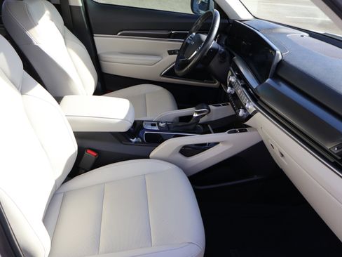 Used 2024 Kia Telluride S w/ S Sunroof Package image 12