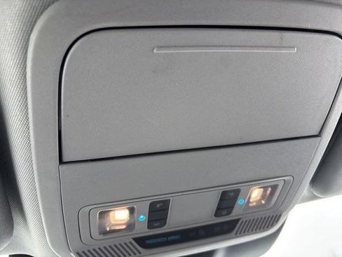 Used 2021 Ford Explorer XLT w/ XLT Sport Appearance Package image 30