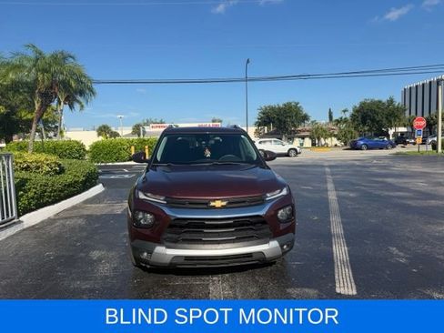 Used 2022 Chevrolet TrailBlazer LT w/ Driver Confidence Package FWD image 2