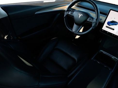 Used 2022 Tesla Model 3 Standard Range image 25