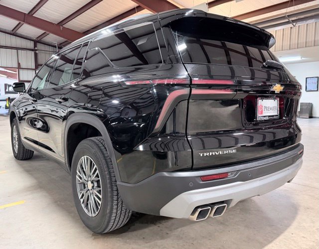 Used 2024 Chevrolet Traverse LT FWD image 6