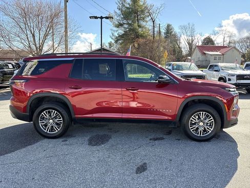 Certified 2024 Chevrolet Traverse LT image 11