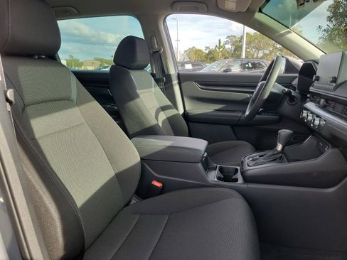 Used 2023 Honda CR-V LX image 31