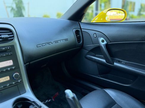 Used 2007 Chevrolet Corvette Coupe RWD image 21