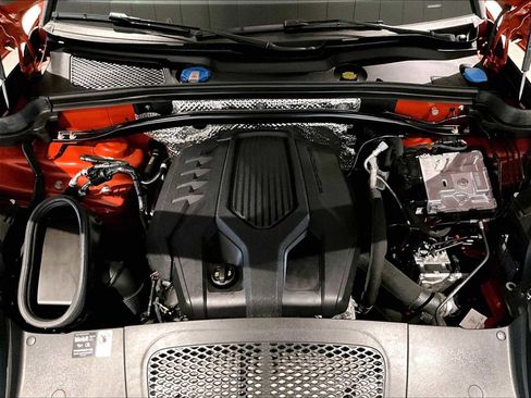 Used 2025 Porsche Macan image 24