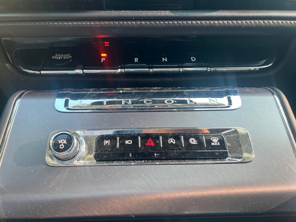 Used 2026 Lincoln Aviator AWD image 17