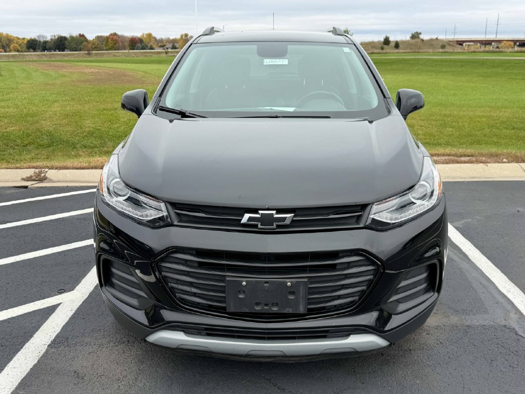 Used 2018 Chevrolet Trax LT w/ Redline Edition FWD image 2