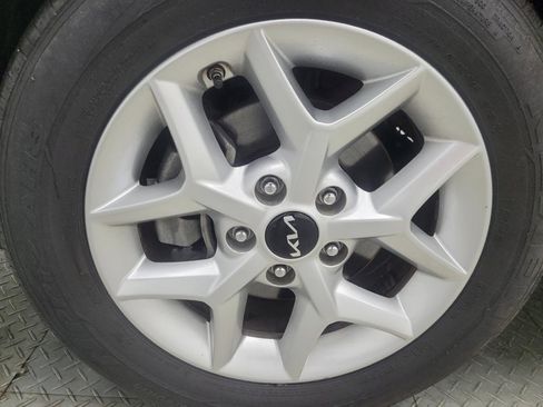 Used 2023 Kia Soul LX w/ Option Group 015 FWD image 31