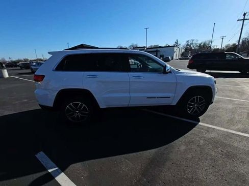 Used 2017 Jeep Grand Cherokee Limited w/ Luxury Group II image 2