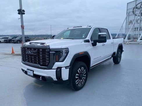 Used 2024 GMC Sierra 3500 Denali Ultimate image 4