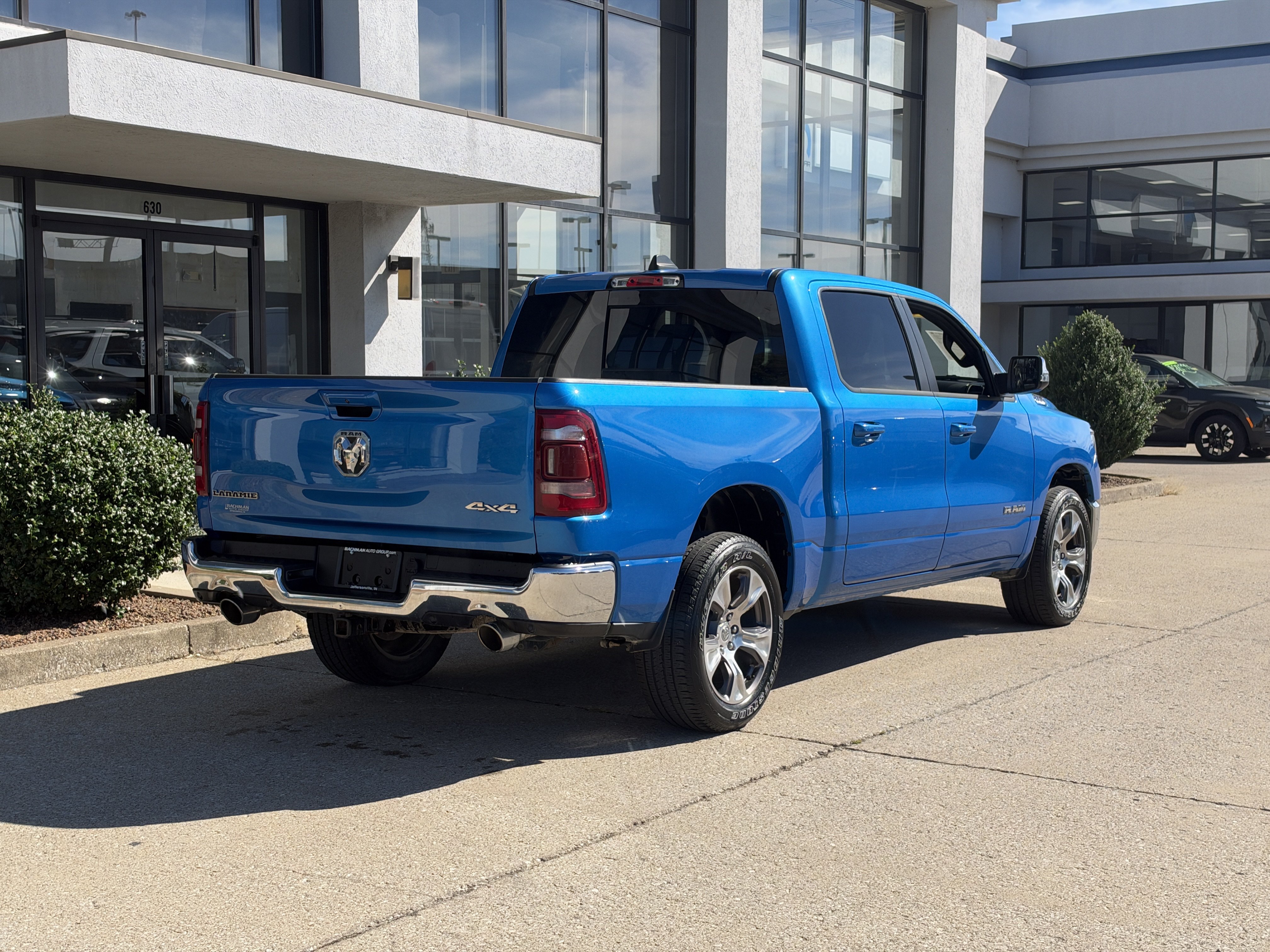 Used 2024 RAM 1500 Laramie AWD/4WD image 4