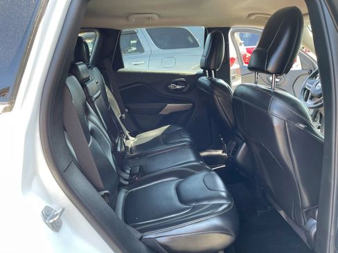 Used 2017 Jeep Cherokee Latitude w/ True North Edition AWD/4WD image 23
