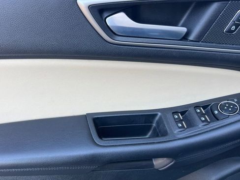 Used 2023 Ford Edge SEL image 9