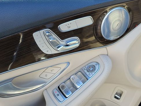 Used 2018 Mercedes-Benz C 300 Sedan image 18