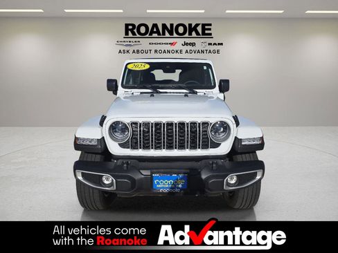 Used 2025 Jeep Wrangler Sahara w/ Safety Group image 13