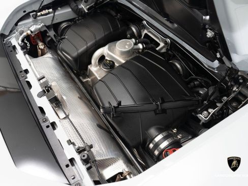 Used 2022 Lamborghini Huracan EVO image 23
