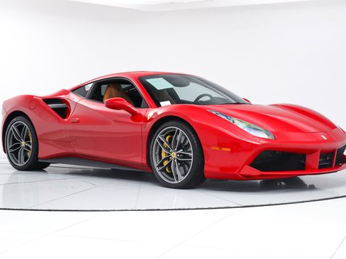 Used 2018 Ferrari 488 GTB image 10