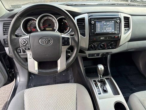Used 2014 Toyota Tacoma PreRunner image 17