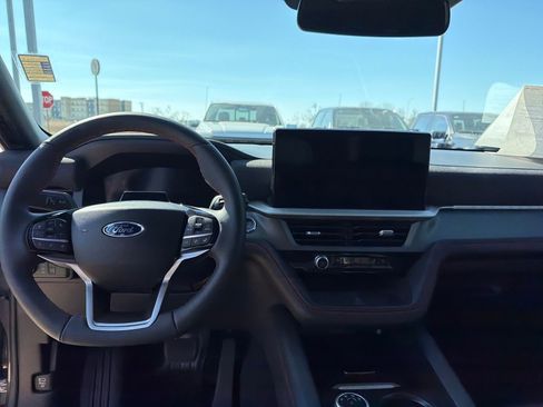 Used 2025 Ford Explorer ST-Line w/ Premium Package image 12