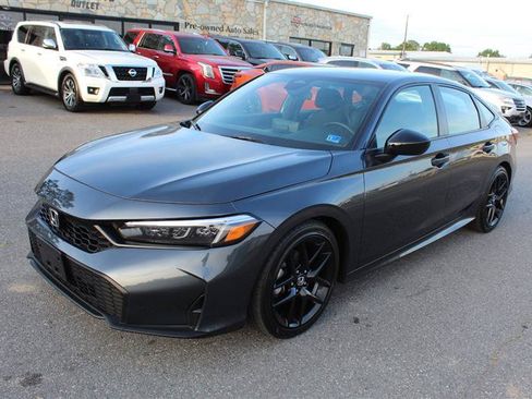 Used 2025 Honda Civic Sport image 3