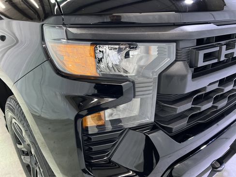 Used 2022 Chevrolet Silverado 1500 Custom image 5