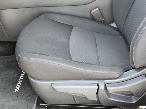 Used 2024 Nissan Sentra SV image 18