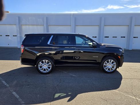 Used 2021 Chevrolet Tahoe High Country image 11