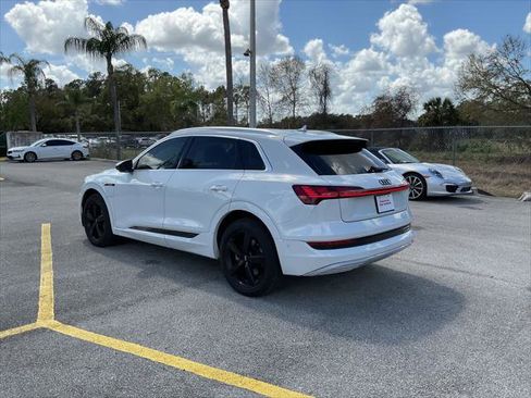 Used 2019 Audi e-tron Premium Plus image 11