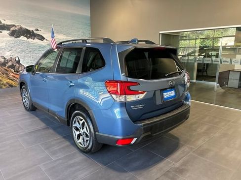 Used 2021 Subaru Forester Premium AWD/4WD image 38
