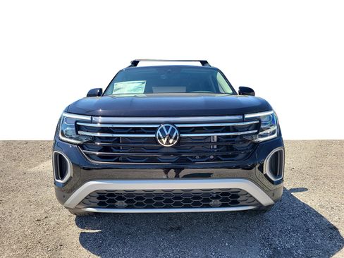New 2026 Volkswagen Atlas Peak Edition AWD/4WD image 3