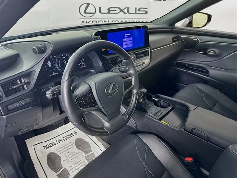Used 2025 Lexus ES 350 Ultra Luxury image 11