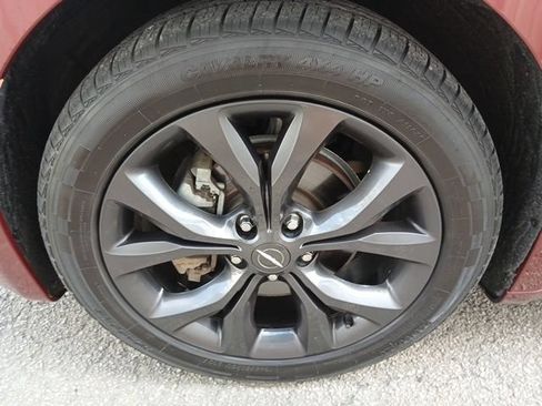 Used 2020 Chrysler Pacifica Touring-L Plus FWD image 16