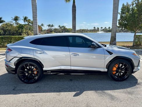 Used 2023 Lamborghini Urus S image 5