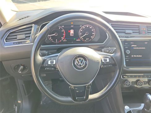 Used 2019 Volkswagen Tiguan SEL AWD/4WD image 23
